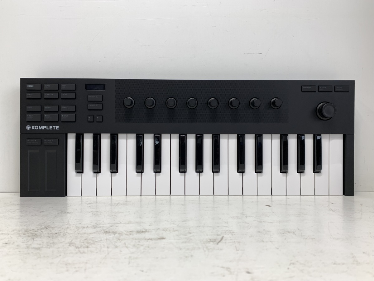 KOMPLETE KONTROL M32 32鍵のMIDIキーボード-