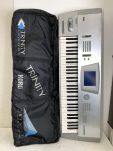 KORG シンセサイザー 61鍵 TRINITY - 鍵盤楽器