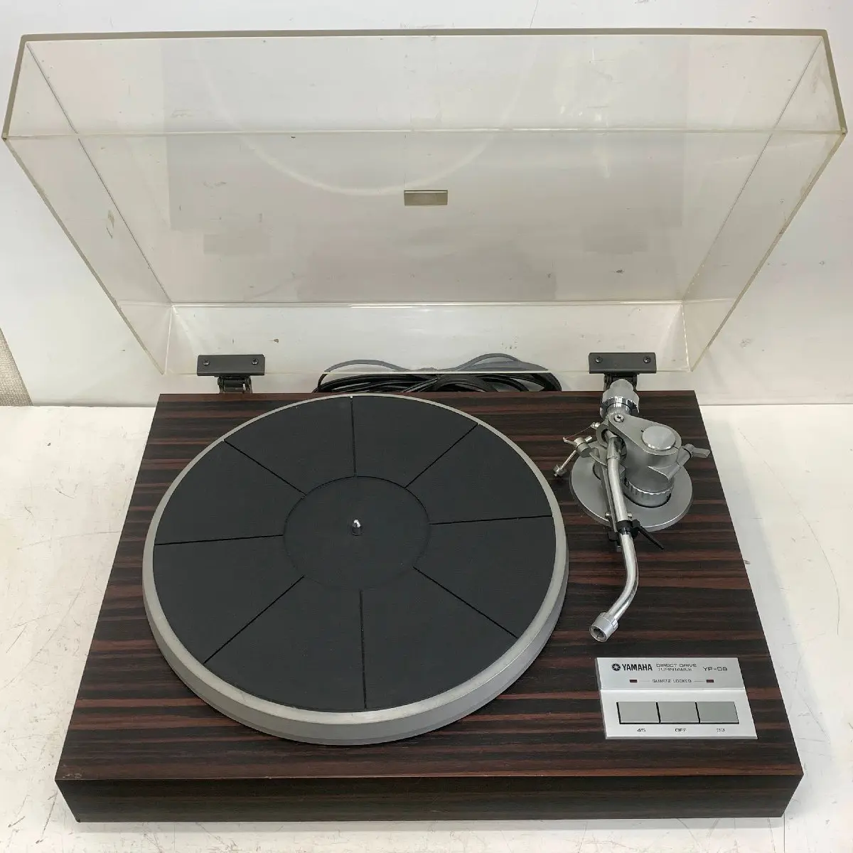 付属品は取扱説明書ですレコードプレイヤーYAMAHA YP-D9