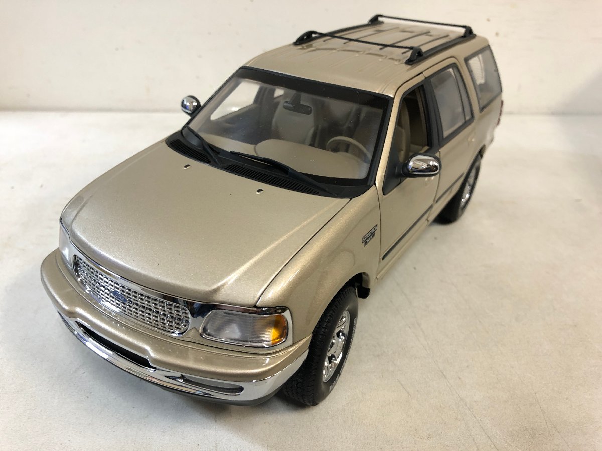 【ミニカー】UT MODELS 1/18 フォード EXPEDITION XLT GOLD《箱入り》FORD EXPEDITION XLT (GOLD)