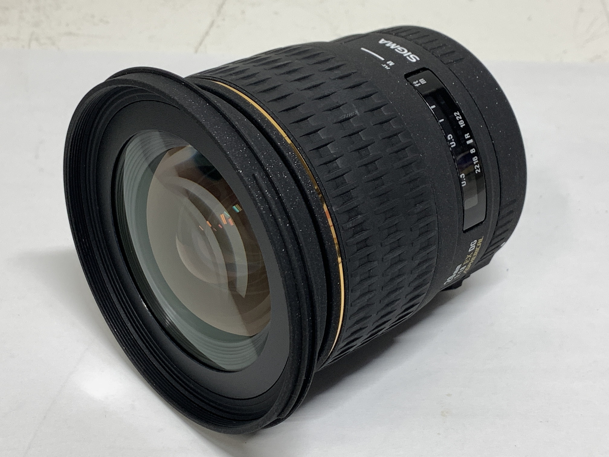 SIGMA 20mm …